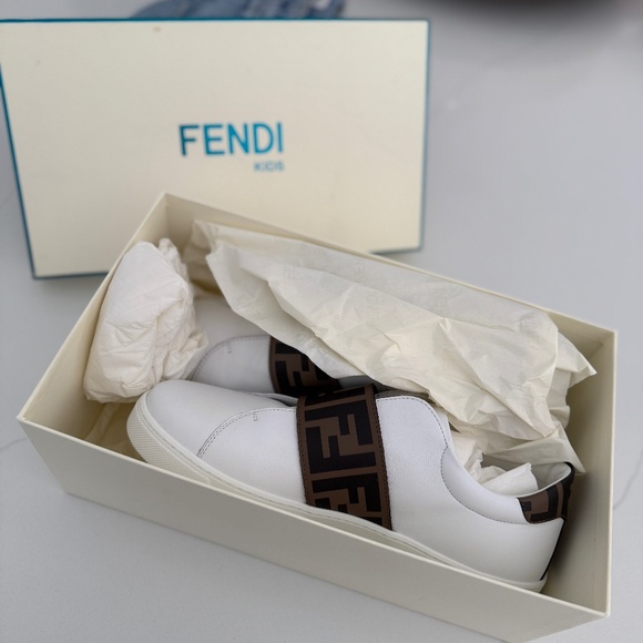 Fendi Kids Unisex Monogram Strap Designer Casual Walking Fashion Sneakers NIB - Picture 1 of 12